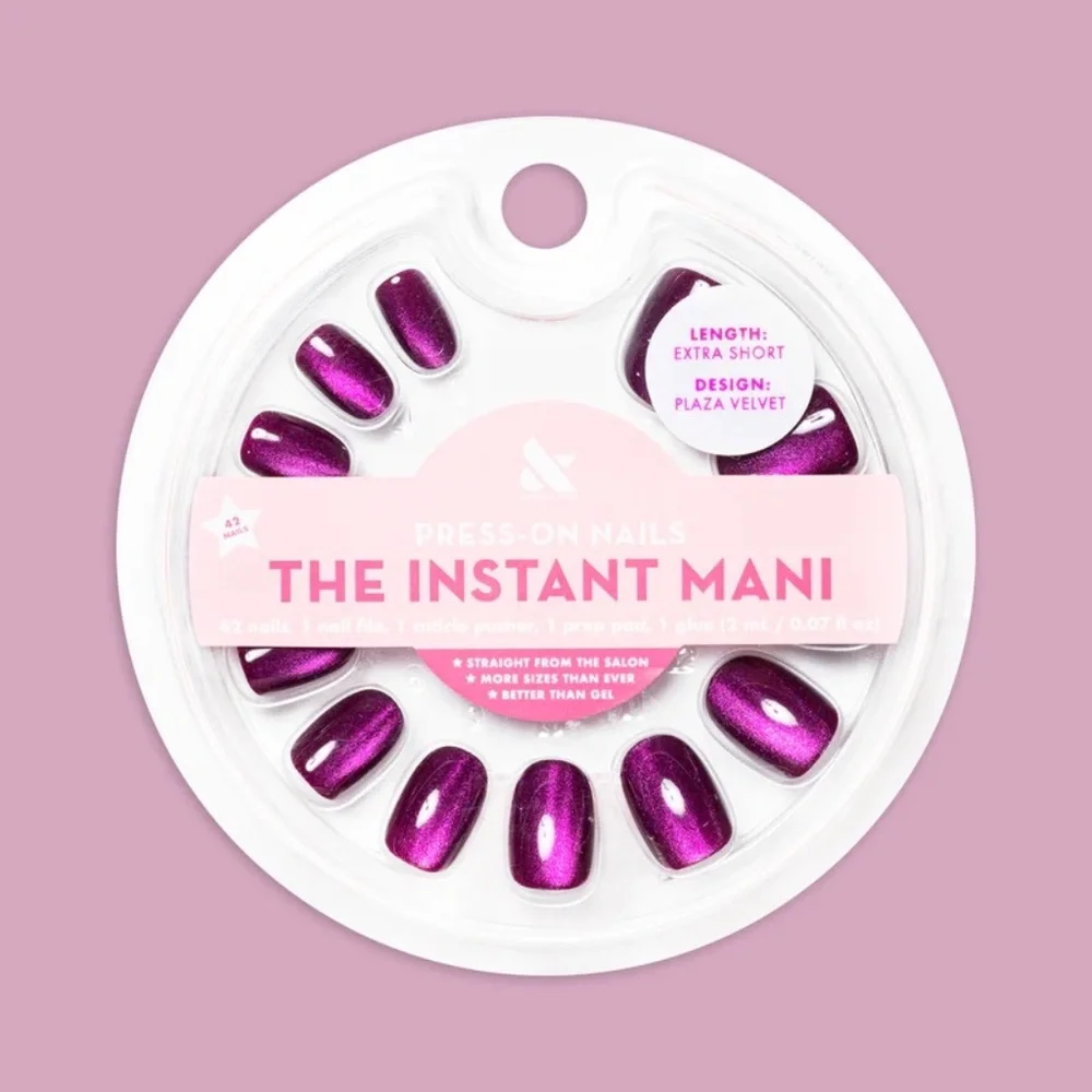 NWT Olive & June extra short press-on nails